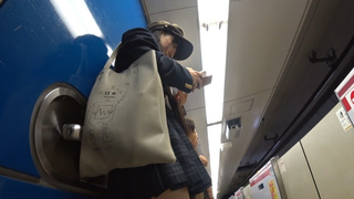 真‧偷拍神人!!不管站著坐著 只要是高中妹內褲顏色都引人遐想 3 真‧偷拍神人!!不管站著坐著 只要是高中妹內褲顏色都引人遐想 3