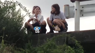 這名宅宅在小路捕獲超正學生妹!下一秒卻驚見「謎之噴射」…他驚魂未定! 這名宅宅在小路捕獲超正學生妹!下一秒卻驚見「謎之噴射」…他驚魂未定!