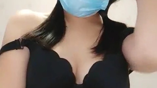 小隻馬學生妹搔首弄姿弄得哥哥硬梆梆 小隻馬學生妹搔首弄姿弄得哥哥硬梆梆