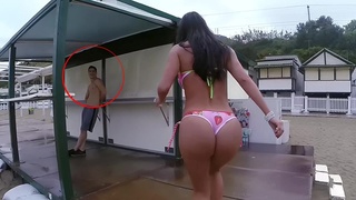 歪國妹94豪放!海邊逼癢直接「抓路人來洩慾」下一秒好康出現…掯已羨慕 歪國妹94豪放!海邊逼癢直接「抓路人來洩慾」下一秒好康出現…掯已羨慕