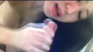 躺著看著她大奶給她舔真是享受 躺著看著她大奶給她舔真是享受