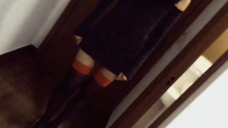 依依看到大屌就發情 想擋都擋不住! 依依看到大屌就發情 想擋都擋不住!