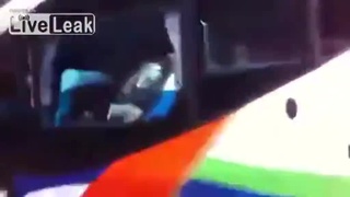 為看現場活春宮!魯蛇高速路不顧死上演追拍戰 為看現場活春宮!魯蛇高速路不顧死上演追拍戰