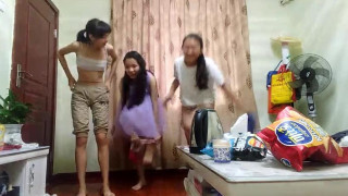 3 xmms comparing their figures part 1 3 xmms comparing their figures part 1