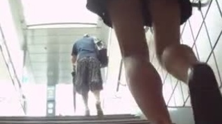 南韓地鐵尾隨抄底偷拍09 南韓地鐵尾隨抄底偷拍09