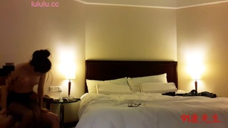 門都不關,直接和戴著眼鏡黑絲襪女大生來幾砲!!!(側視點) 門都不關,直接和戴著眼鏡黑絲襪女大生來幾砲!!!(側視點)