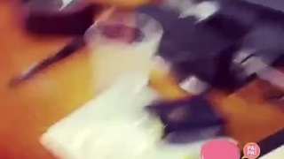 我的主人叫我在辦公室咬咬!聽話小秘書不顧同事還在就直接咬咬:果然騷到出水 我的主人叫我在辦公室咬咬!聽話小秘書不顧同事還在就直接咬咬:果然騷到出水