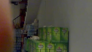 在雜貨店的小倉庫和小女友露臉打炮 在雜貨店的小倉庫和小女友露臉打炮