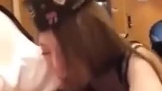 被女友口交到射,最後還比YA 被女友口交到射,最後還比YA