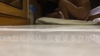 從床上操到地板上 從床上操到地板上