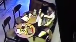 情侶光天化日咖啡廳打砲 情侶光天化日咖啡廳打砲