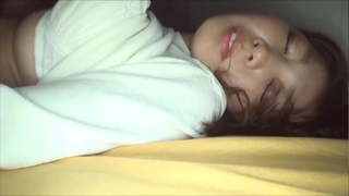 逼逼粉嫩的美女大學生約會網友被迷倒無套內射一穴白漿02 逼逼粉嫩的美女大學生約會網友被迷倒無套內射一穴白漿02