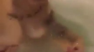 刺青妹摩鐵洗鴛鴦浴 嬌嗔:後面可以啪啪啪 刺青妹摩鐵洗鴛鴦浴 嬌嗔:後面可以啪啪啪