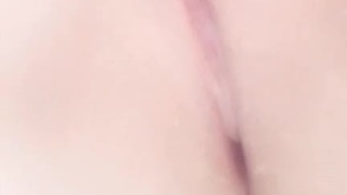 躺在床上就想要!學生妹扒開制服露出雪白大乳揉捏!嬌喘悶哼「粉紅三角已濕潤」 躺在床上就想要!學生妹扒開制服露出雪白大乳揉捏!嬌喘悶哼「粉紅三角已濕潤」