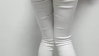 白褲妹你還好嗎?一陣害羞的呻吟之後...只見她雙腿夾緊一陣收縮褲底濕一片:聖水到 白褲妹你還好嗎?一陣害羞的呻吟之後...只見她雙腿夾緊一陣收縮褲底濕一片:聖水到