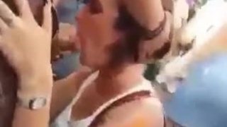 聽演唱會受不鳥叫女友幫我口 聽演唱會受不鳥叫女友幫我口