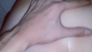 女友裸體吹頭髮害我好硬!!抓起她的圓尻一陣衝撞:這就是勾引我的下場 女友裸體吹頭髮害我好硬!!抓起她的圓尻一陣衝撞:這就是勾引我的下場