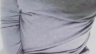 對焦巨乳妹!胸前兩顆看起來又軟又Q~鏡頭往下轉才發現她伸手進入褲襪裡瘋狂抖動 對焦巨乳妹!胸前兩顆看起來又軟又Q~鏡頭往下轉才發現她伸手進入褲襪裡瘋狂抖動