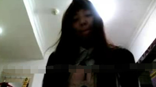 趁父母不在家 國中生的妹妹就騎在哥哥上面了... 趁父母不在家 國中生的妹妹就騎在哥哥上面了...