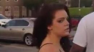 美国女人撕逼打架(是真的撕逼)场面堪比 WWE 美国女人撕逼打架(是真的撕逼)场面堪比 WWE