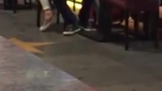 鬧市區驚現SOD表演!女上男下互相磨蹭 網友酸:春天到了 鬧市區驚現SOD表演!女上男下互相磨蹭 網友酸:春天到了