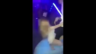 抒壓還是淫亂?夜店亂交實錄!男女裸體互相搓揉扭動 全體摸成一片:跪求公開店名 抒壓還是淫亂?夜店亂交實錄!男女裸體互相搓揉扭動 全體摸成一片:跪求公開店名