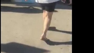 烈日炎炎似火烧 公子王孙把扇摇 超市更有新鲜景 妹子赤身吹空调 烈日炎炎似火烧 公子王孙把扇摇 超市更有新鲜景 妹子赤身吹空调