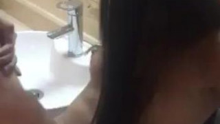 待我长发及腰~ 待我长发及腰~