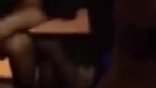 酒吧內旁若無人的開插 酒吧內旁若無人的開插