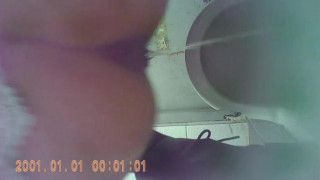 偷拍美女如厕,可真能尿啊,男朋友还要跟着进来呢 偷拍美女如厕,可真能尿啊,男朋友还要跟着进来呢