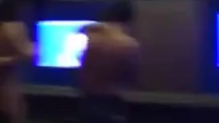 瘋狂的KTV群P淫亂 瘋狂的KTV群P淫亂