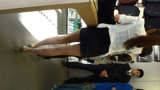 知名品牌專賣店鎖定長腿OL 探索她裙下祕密 知名品牌專賣店鎖定長腿OL 探索她裙下祕密