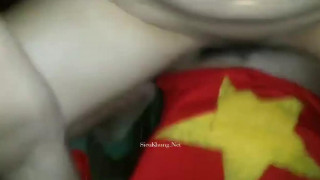 em Nguyễn Quế sinh viên FPT và Bạn Trai áo đỏ cờ Việt Nam em Nguyễn Quế sinh viên FPT và Bạn Trai áo đỏ cờ Việt Nam