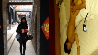 村中的漂亮富家千金到外頭喝酒反被灌醉把玩 村中的漂亮富家千金到外頭喝酒反被灌醉把玩