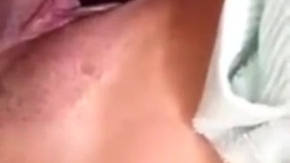 大眼正妹手抓10公分大茄子吸吮抽插行徑很大膽 大眼正妹手抓10公分大茄子吸吮抽插行徑很大膽