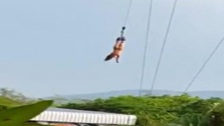 香港女子全裸笨豬跳 香港女子全裸笨豬跳