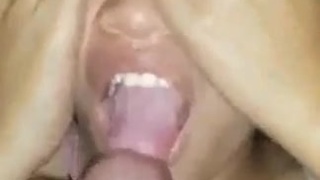 拍你吃精液的模樣 你還用手遮 拍你吃精液的模樣 你還用手遮