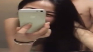 妹子跟男友廁所啪啪自拍,淫聲浪語不斷超級騷! 妹子跟男友廁所啪啪自拍,淫聲浪語不斷超級騷!