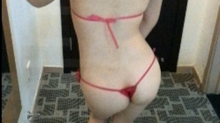 一進房就不斷搔首弄姿 不久就被爆插一頓!! 一進房就不斷搔首弄姿 不久就被爆插一頓!!