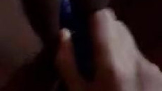 用玩具插到港女潮吹 用玩具插到港女潮吹