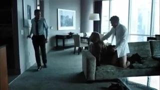 一走出門看到老婆被陌生男人插…不但不阻止還站在旁邊看! 一走出門看到老婆被陌生男人插…不但不阻止還站在旁邊看!