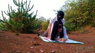 天剛亮就到叢林席地打炮 環境優美氣氛佳 天剛亮就到叢林席地打炮 環境優美氣氛佳