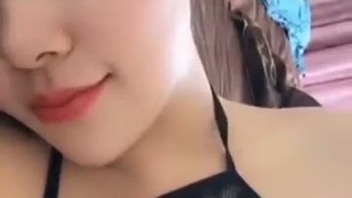 出差在外,老婆玩胸给我看 出差在外,老婆玩胸给我看