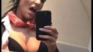 空姐都在飛機做這種事?機上wifi「直播狂搓嫩乳」公司秒開除! 空姐都在飛機做這種事?機上wifi「直播狂搓嫩乳」公司秒開除!