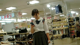 真‧偷拍神人!!不管站著坐著 只要是高中妹內褲顏色都引人遐想 21 真‧偷拍神人!!不管站著坐著 只要是高中妹內褲顏色都引人遐想 21