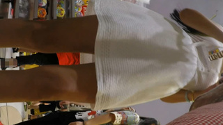 真‧偷拍神人!! 老司機帶你看遍裙下的風光明媚 2 真‧偷拍神人!! 老司機帶你看遍裙下的風光明媚 2