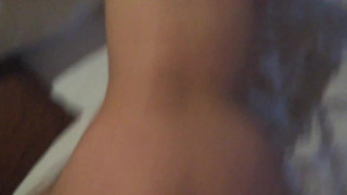 玩WARGAME结识的E奶女白领酒店开房对着镜子干大声叫 玩WARGAME结识的E奶女白领酒店开房对着镜子干大声叫