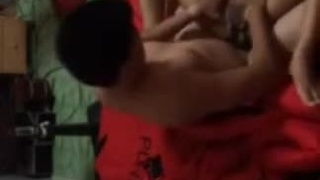 這角度看的出來妹妹胸部很凶猛很愛打炮 這角度看的出來妹妹胸部很凶猛很愛打炮