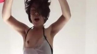 〔淫蕩對話露臉〕穿情趣睡衣等著男友來~射出來還用嘴幫忙接!!(有影) 〔淫蕩對話露臉〕穿情趣睡衣等著男友來~射出來還用嘴幫忙接!!(有影)