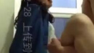 癢到廚房直接先來一炮了 癢到廚房直接先來一炮了